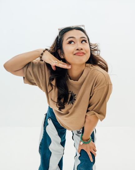 Model wearing LA Essentials TEE